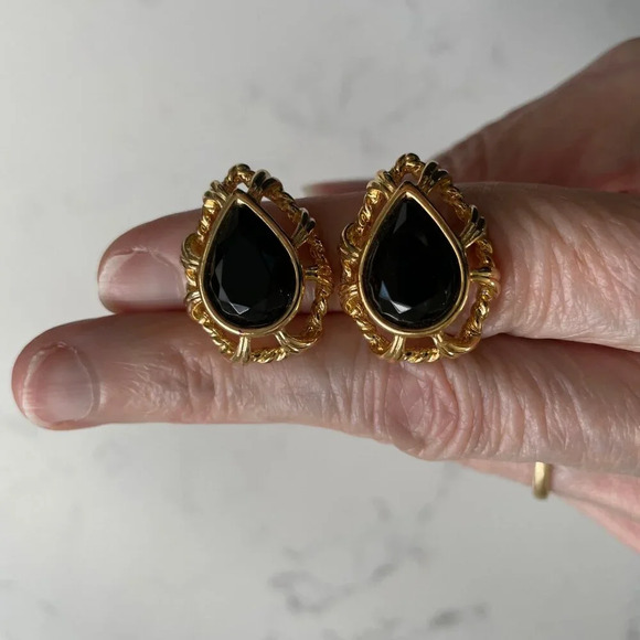 Vintage Pierced Earrings (Two Pairs) Gold Tone w Black Glass Stones Sz OS - Picture 5 of 7